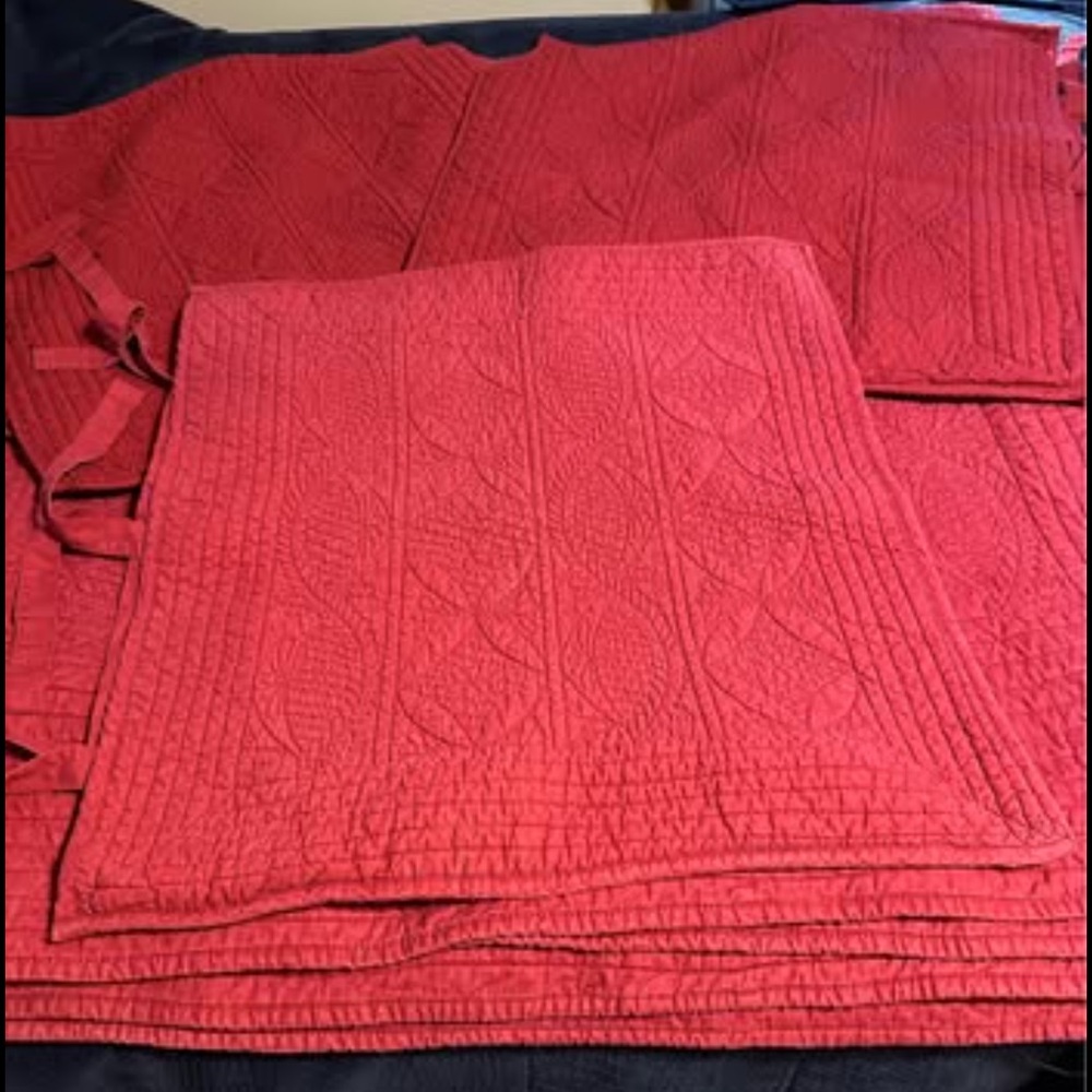 Pottery Barn Red Quilted Bedding Set-Quilt and 3 Matching Shams!